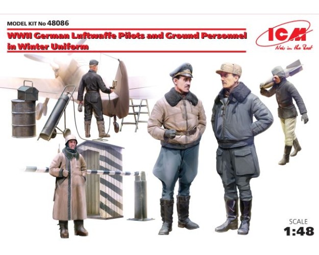 WWII GERMAN LUFTWAFFE PILOTS AND GROUND PERSONNEL IN WINTER UNIFORM (sin caja)