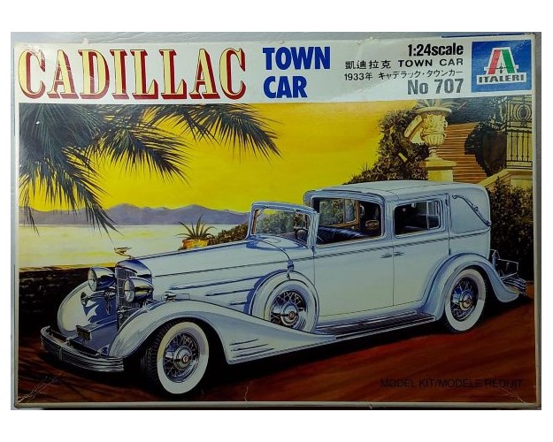 CADILLAC TOWN CAR 1/24