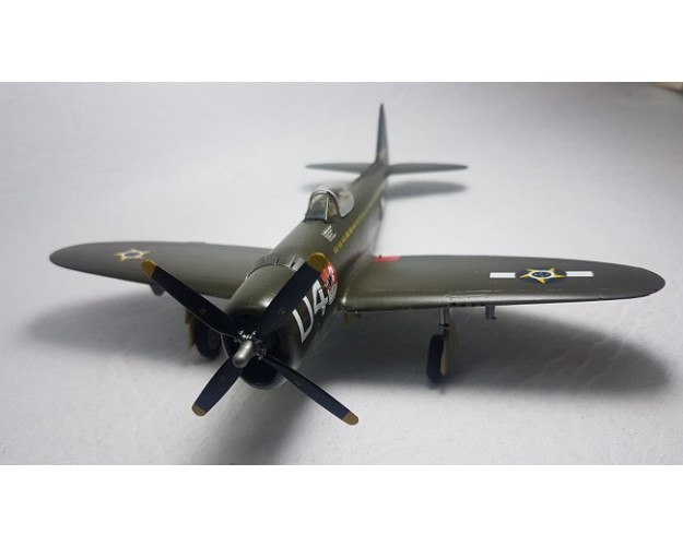 P-47D THUNDERBOLT - SENTA PÚA - 1/72