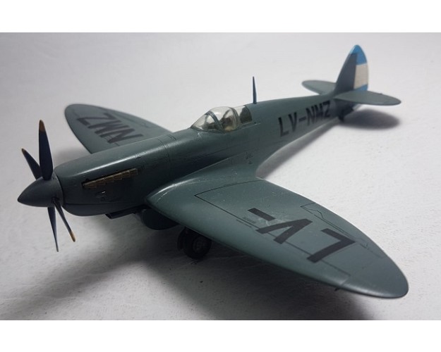 SUPERMARINE SPITFIRE PR.XI LV-NMZ - MORÓN 1947 - 1/72