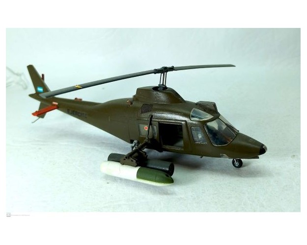 AUGUSTA A-109 HIRUNDO - EJÉRCITO ARGENTINO - 1/72