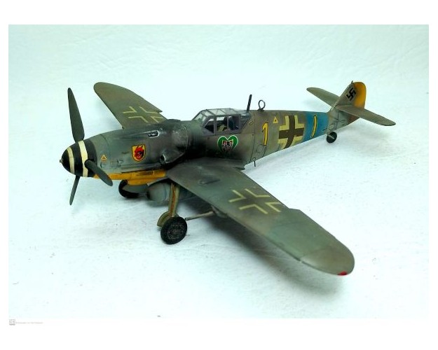 MESSERCHMITT BF-109 G-6 JG54 - 1 AMARILLO 1/48