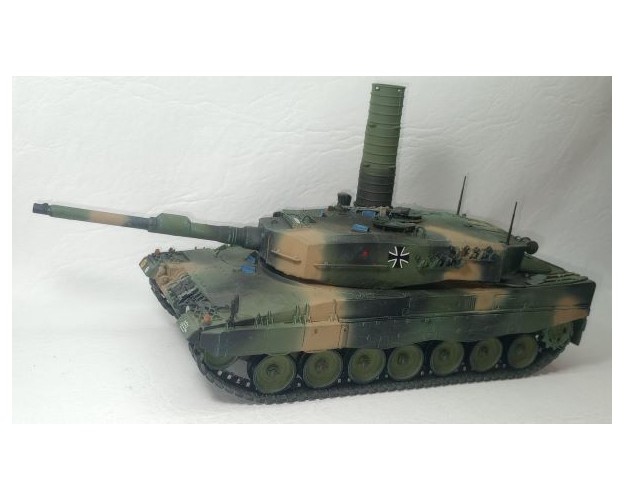 LEOPARD 2 ,con torre de vadeo