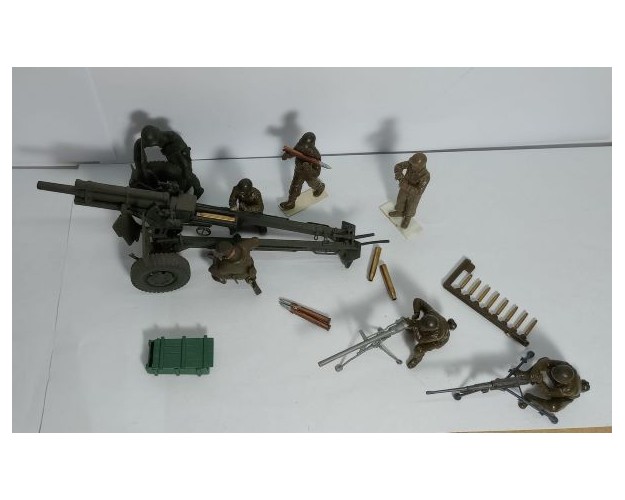 DIORAMA U.S ARMY: Obus Howitzer 105mm + Cal. 0,50 + M18 + 7 figuras