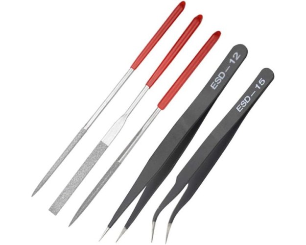 CAJA DE HERRAMIENTAS PARA MODELISMO - 22 PIEZAS