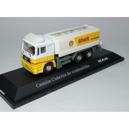 CAMIÓN CISTERNA DE COMBUSTIBLE MAN 1/72