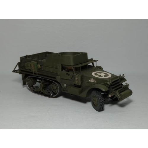 U.S.ARMORED PERSONNEL CARRIER M3A2 HALF TRACK + 13 FIGURAS