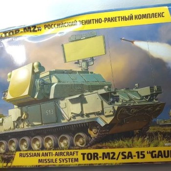 RUSSIAN ANTI-AIRCRAFT MISSILE SYSTEM TOR-M2/SA-15 "GAUNTLET" - OFERTA POR CAJA DAÑADA