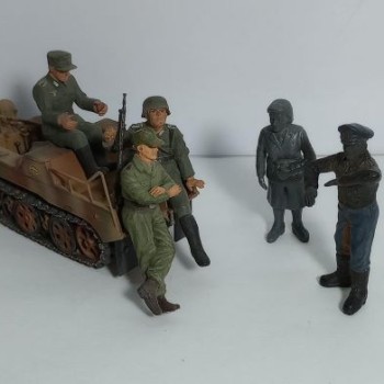 DIORAMA: Kettenkrad + 5 figuras