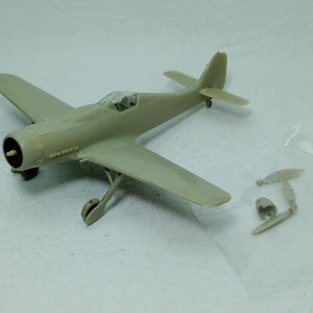 FOCKE-WULF FW190 D9 1/72 sin terminar y sin pintar