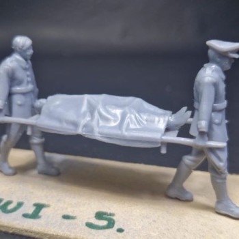 WWI Médico y enfermero con herido (3 figuras)