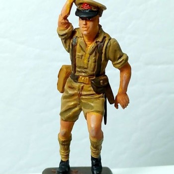 Oficial británico 8° Ejército en batalla