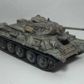T-34/85 - TANQUE SOVIÉTICO IIGM