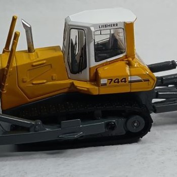 BULLDOZER LIEBHERR PR744 1/87
