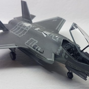 F-35 LIGHTNING II