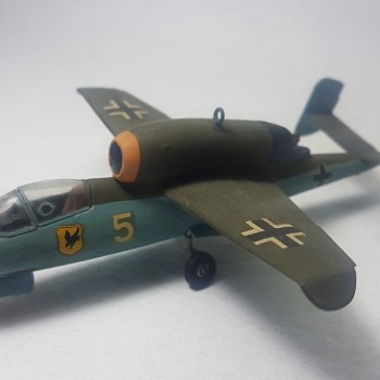 HEINKEL HE-162 SALAMANDER - 1/72