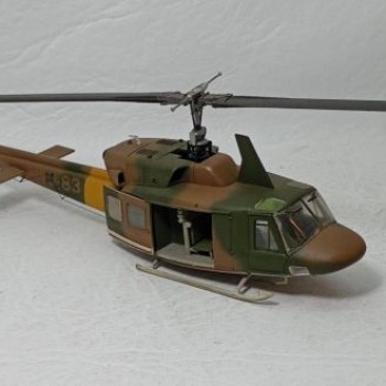 BELL 212 - FUERZA AÉREA ARGENTINA - 1/72